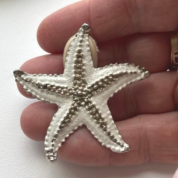 Vintage 1980 Silver Tone & White Large Starfish Nautical Clip On Earrings - Picture 3 of 5